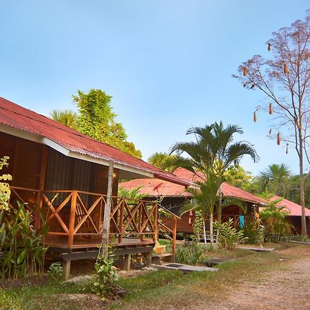 Manish Hotel Ecologico Pucallpa Exterior foto