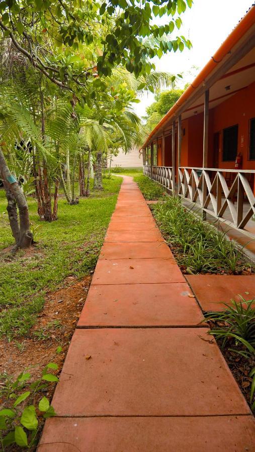 Manish Hotel Ecologico Pucallpa Exterior foto